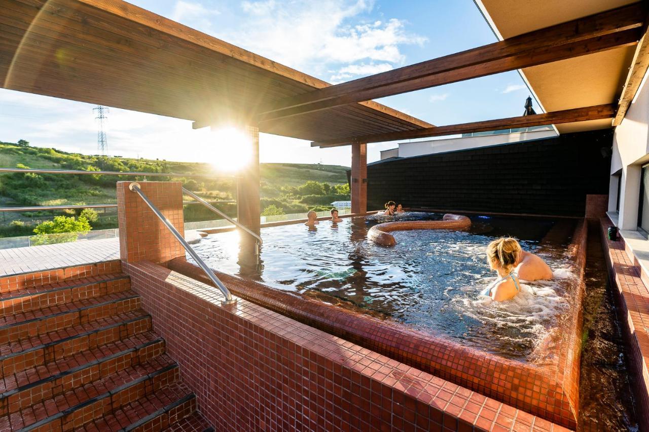 Allure Healthy Hotel & Spa Егер Екстериор снимка