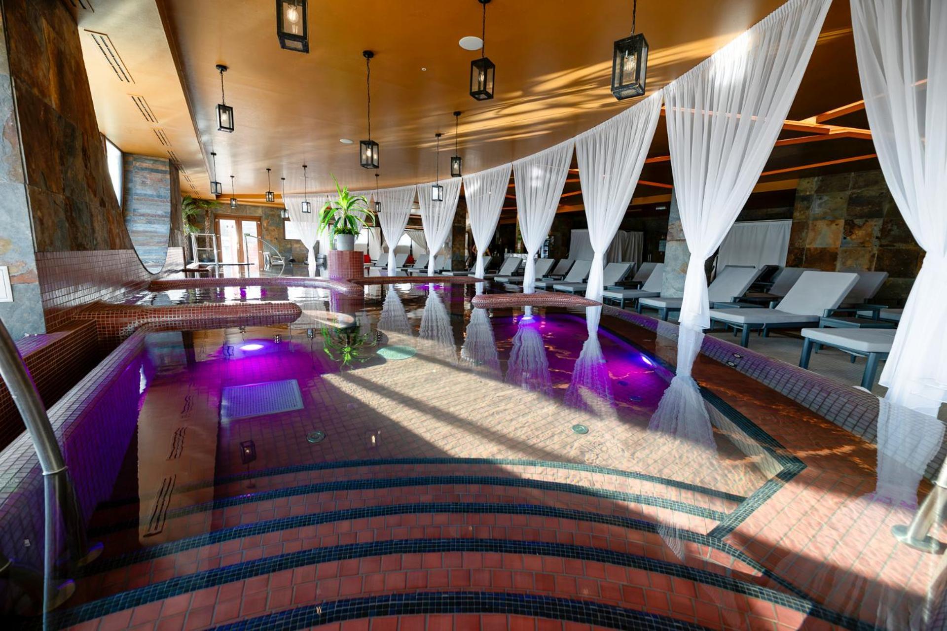 Allure Healthy Hotel & Spa Егер Екстериор снимка